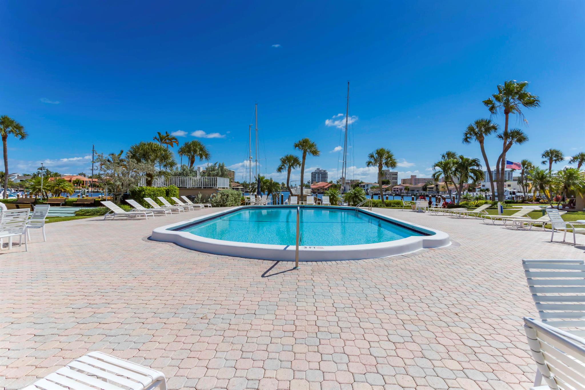 TROPIC HARBOR - Residential