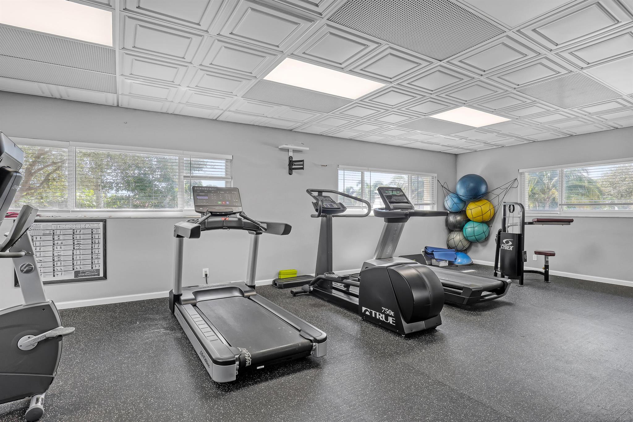 TROPIC HARBOR - Residential