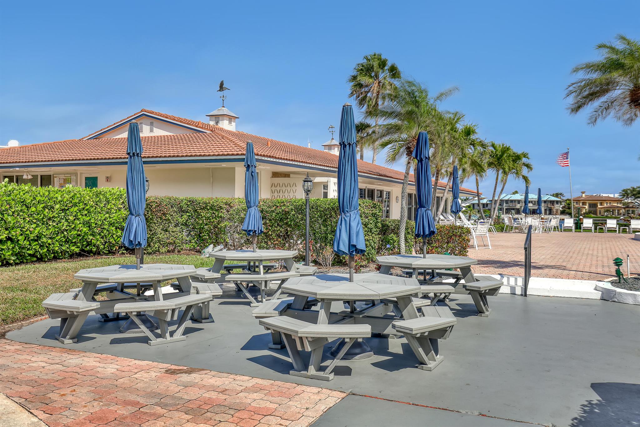 TROPIC HARBOR - Residential