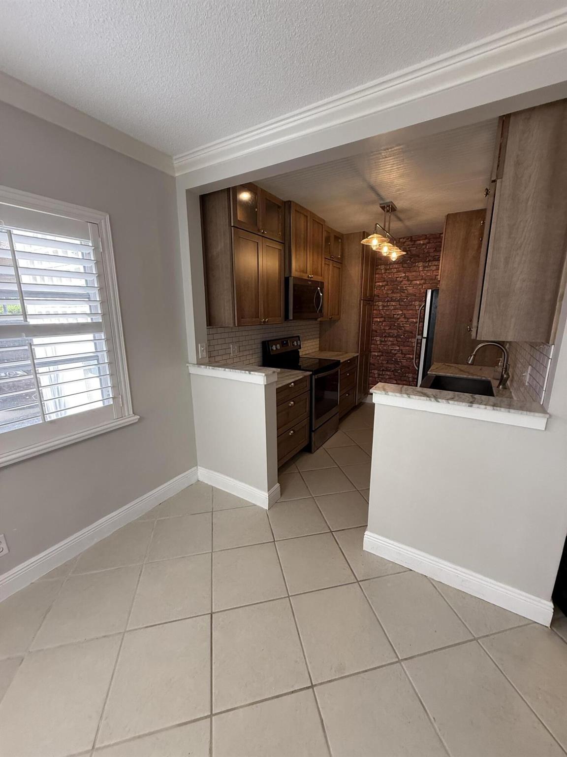 TROPIC HARBOR - Residential