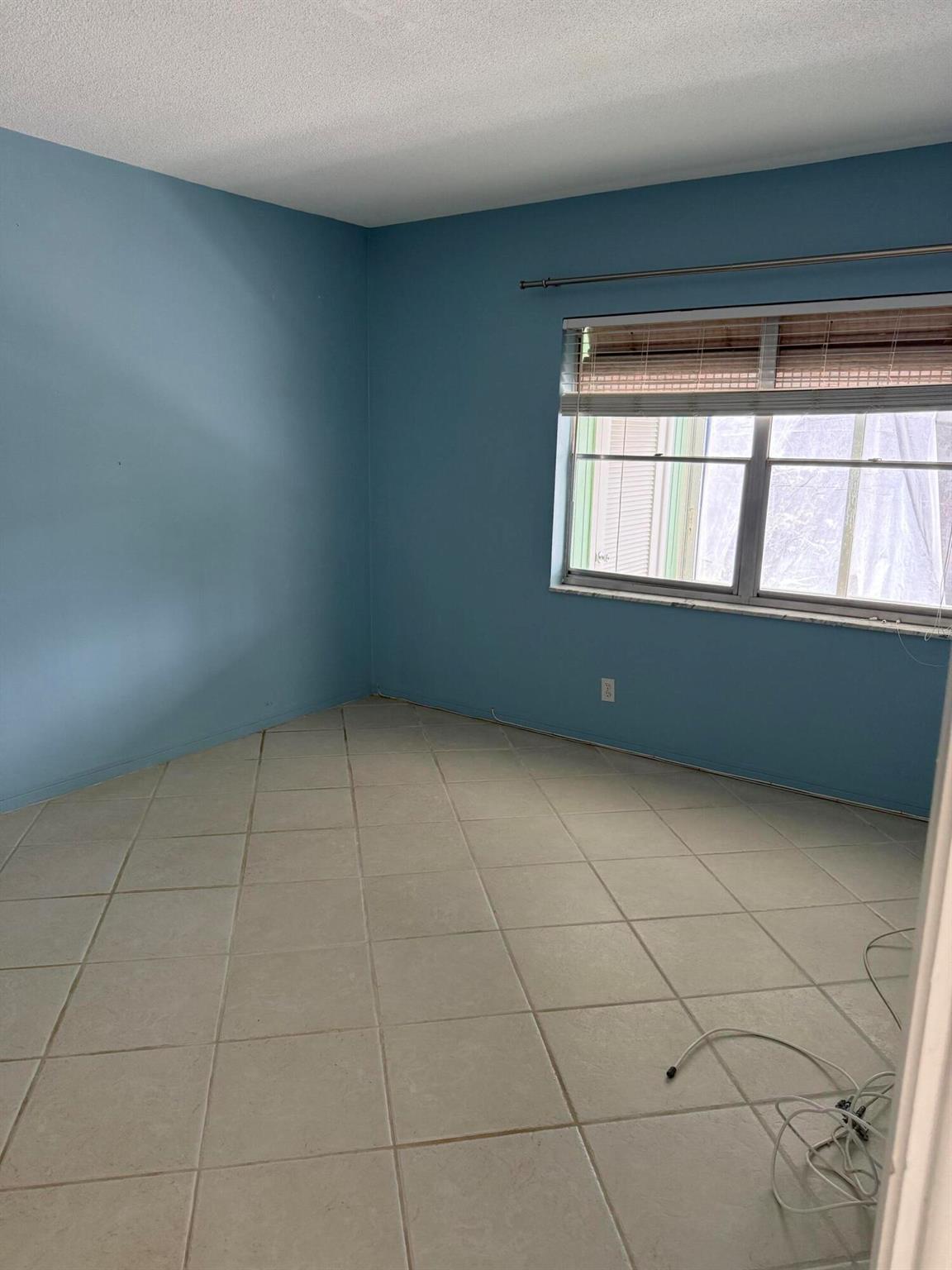 TROPIC HARBOR - Residential