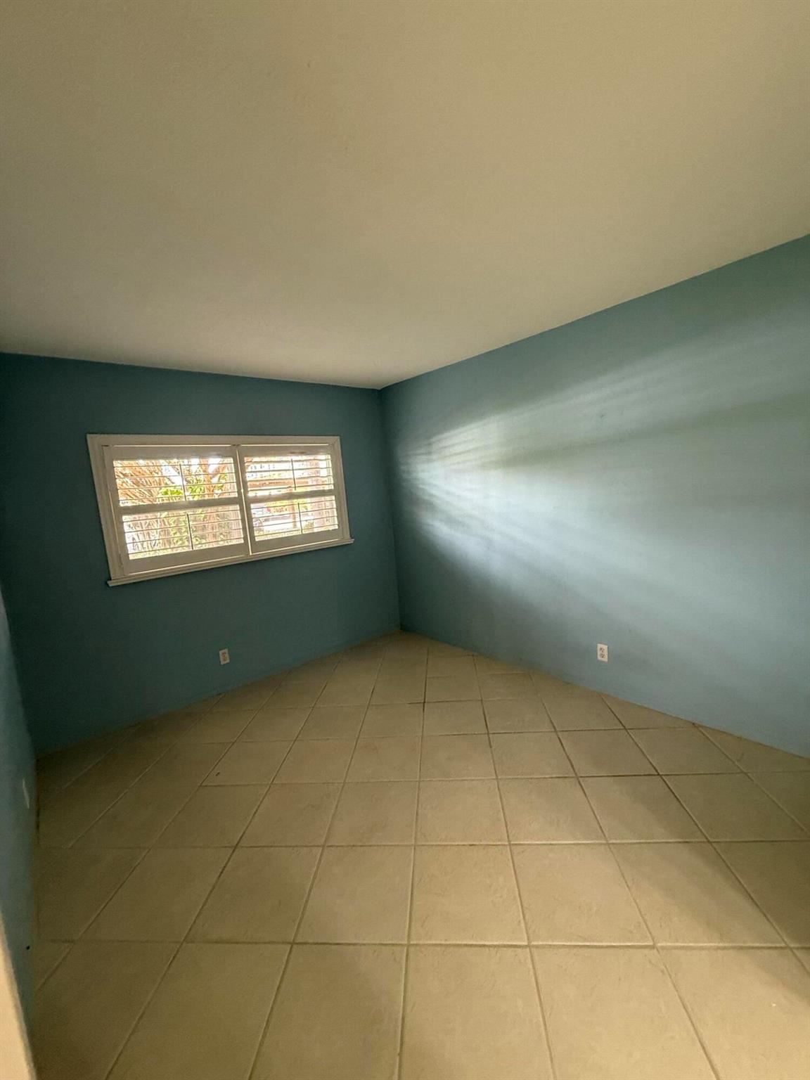 TROPIC HARBOR - Residential