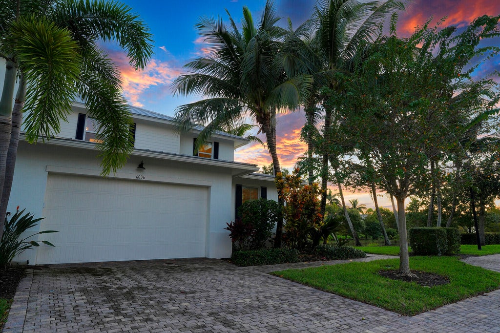 Photo of 6036 Southampton Square N, Palm Beach Gardens, FL 33418 (MLS # R11029534)