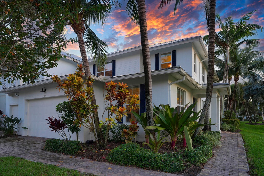 Photo of 6036 Southampton Square N, Palm Beach Gardens, FL 33418 (MLS # R11029534)