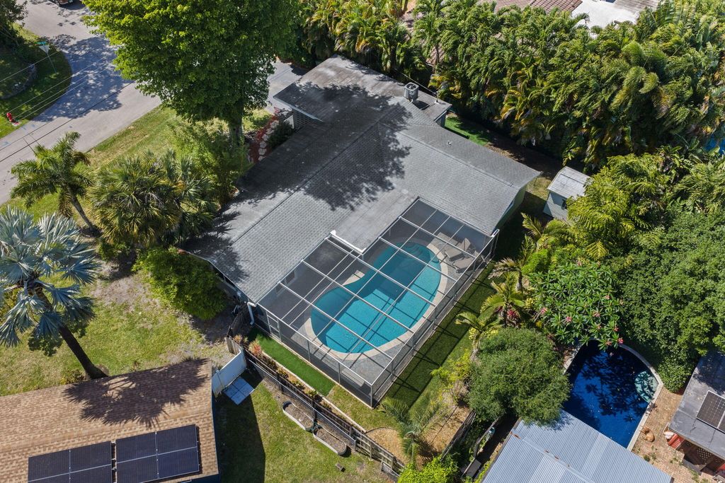 Photo of 2640 SW 34th Avenue, Fort Lauderdale, FL 33312 (MLS # B26020097)