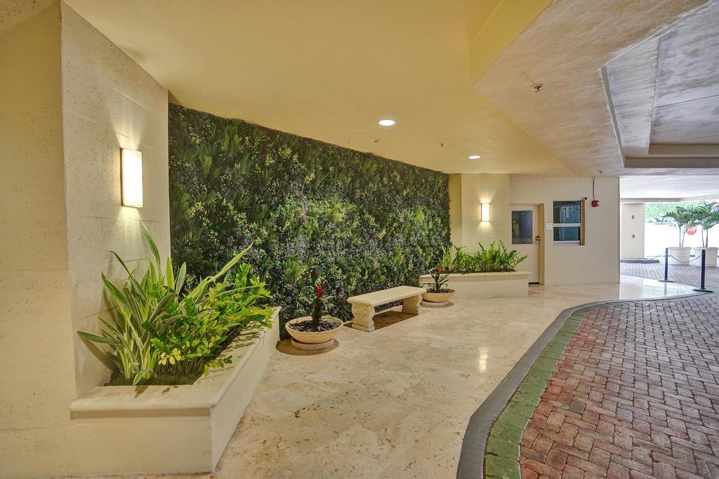 PALMETTO PLACE CONDO - Residential Lease