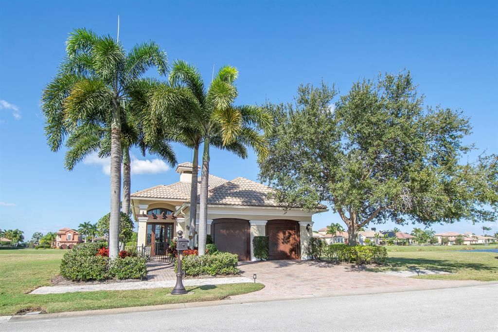 Photo of 154 SE Santa Gardenia, Port Saint Lucie, FL 34984 (MLS # R10760269)