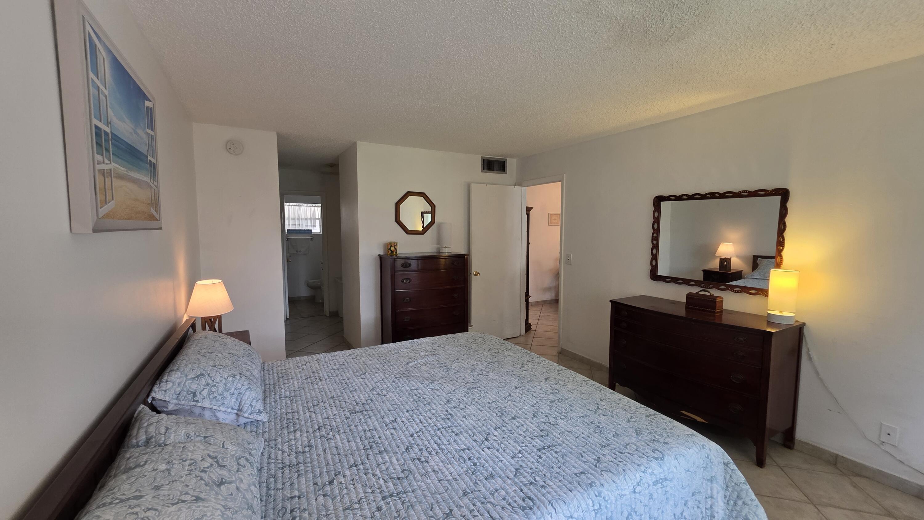 LAUDERDALE OAKS CONDO XVI - Residential Lease