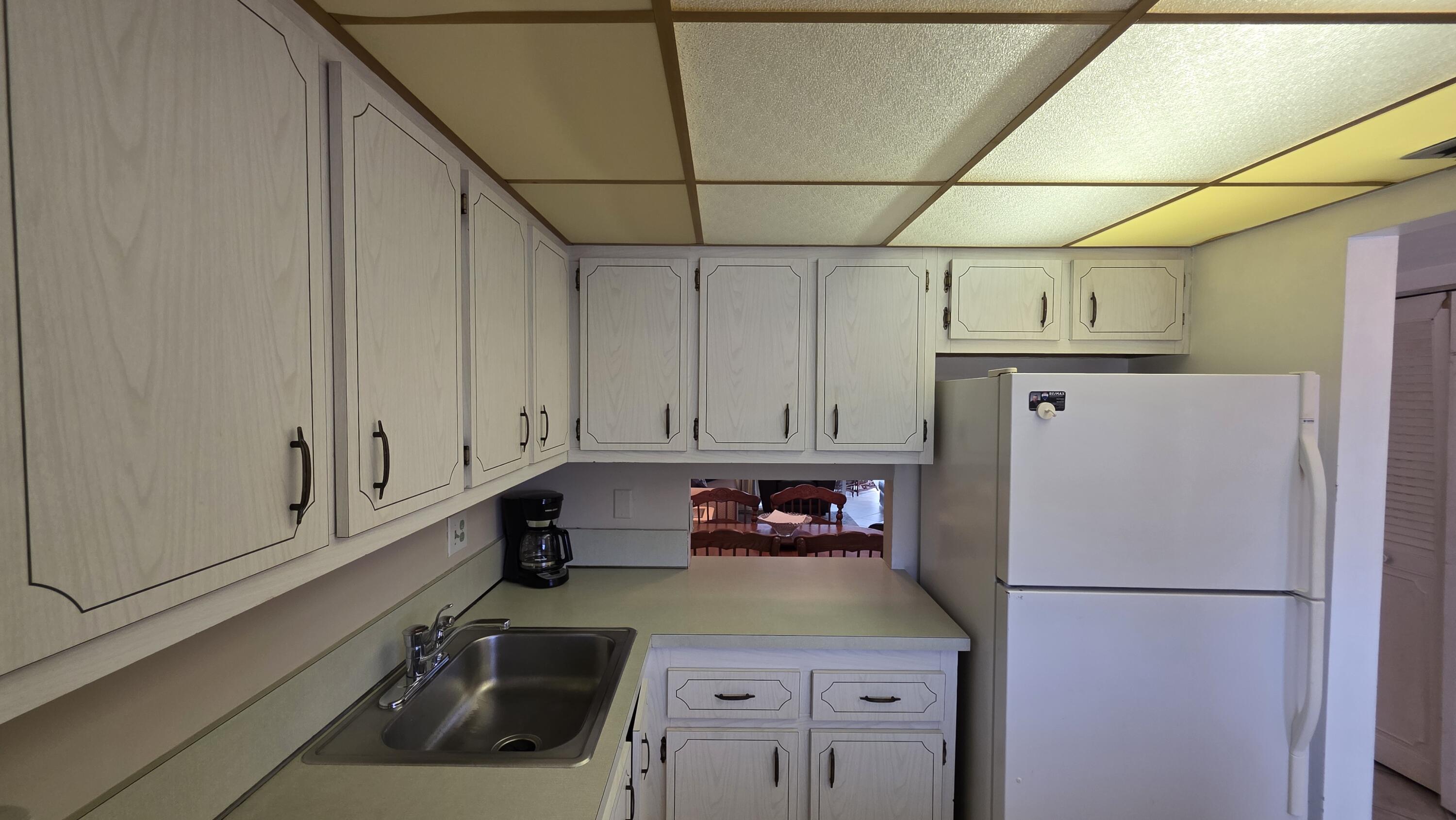 LAUDERDALE OAKS CONDO XVI - Residential Lease