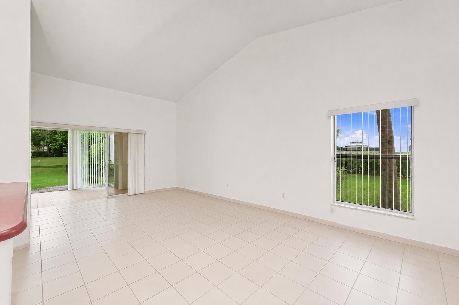 3200 Carambola Circle S, Coconut Creek, FL, 33066/$334,000 4 3200 Carambola Circle S