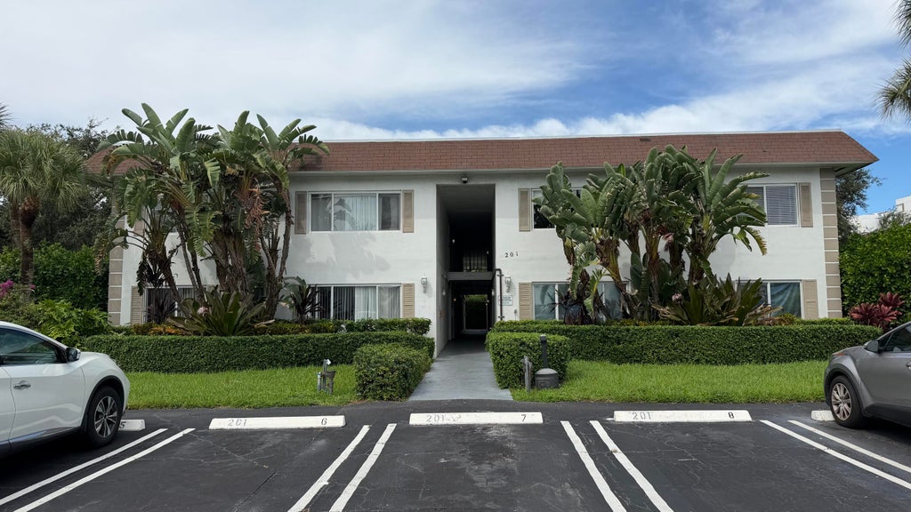 Photo of 201 SE 6TH Avenue #16, Pompano Beach, FL 33060 (MLS # B26080881)