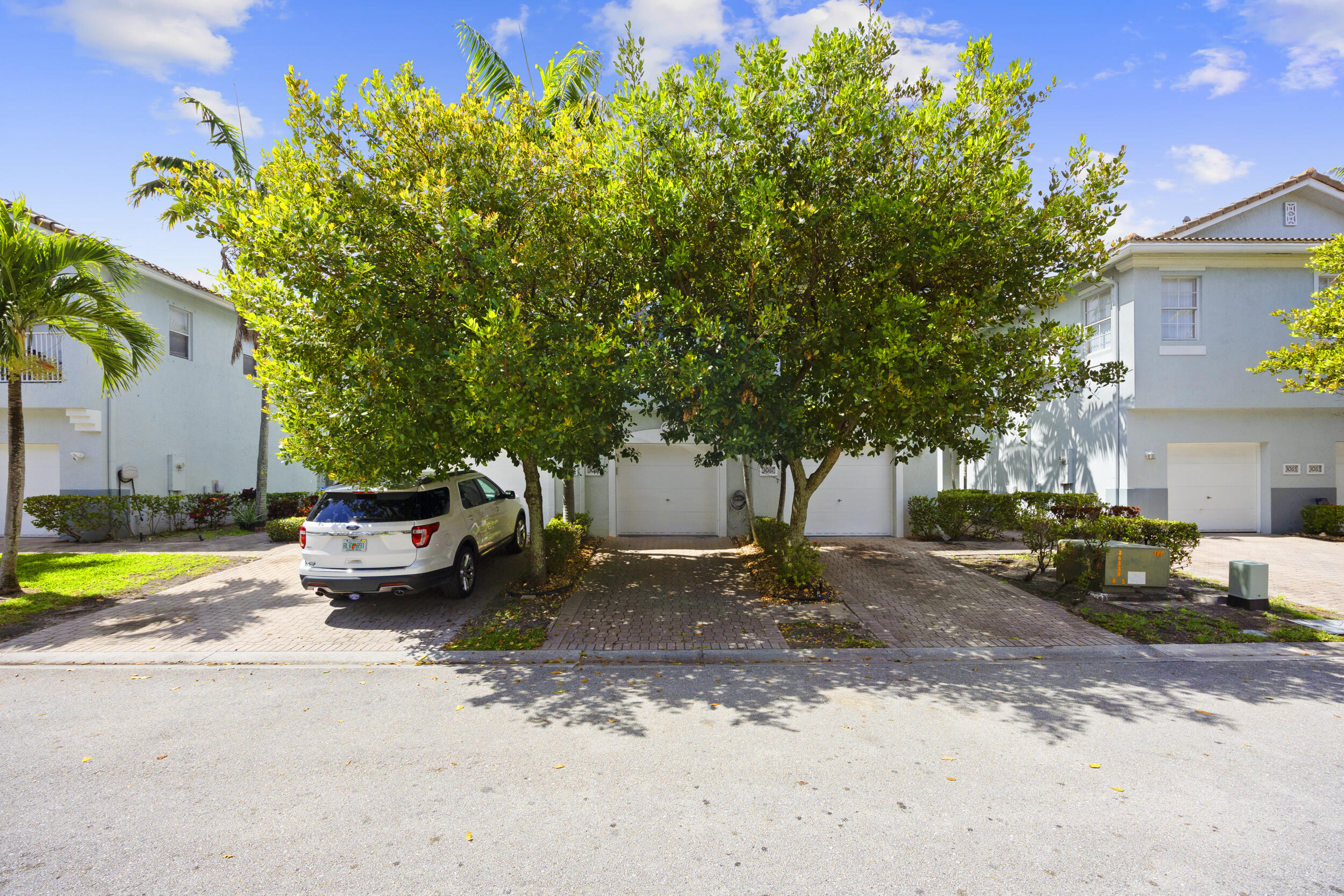 3069 Laurel Ridge Circle