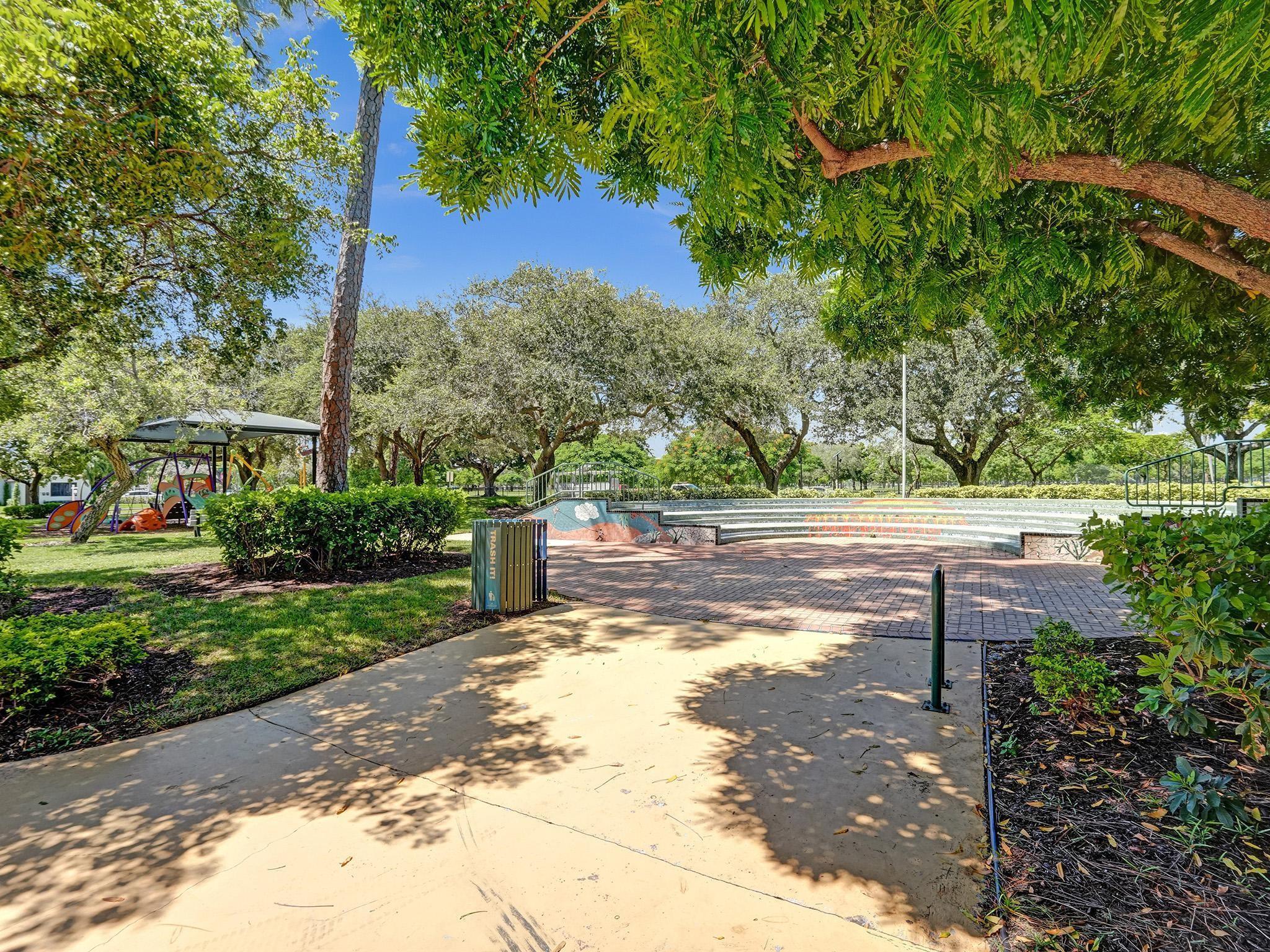 CROISSANT PARK - Residential