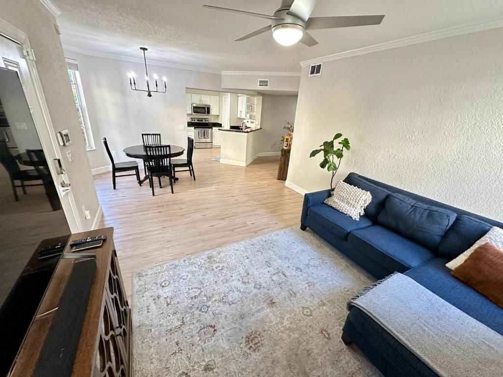 Photo of 1809 E Belmont Place, Boynton Beach, FL 33436 (MLS # R11130198)