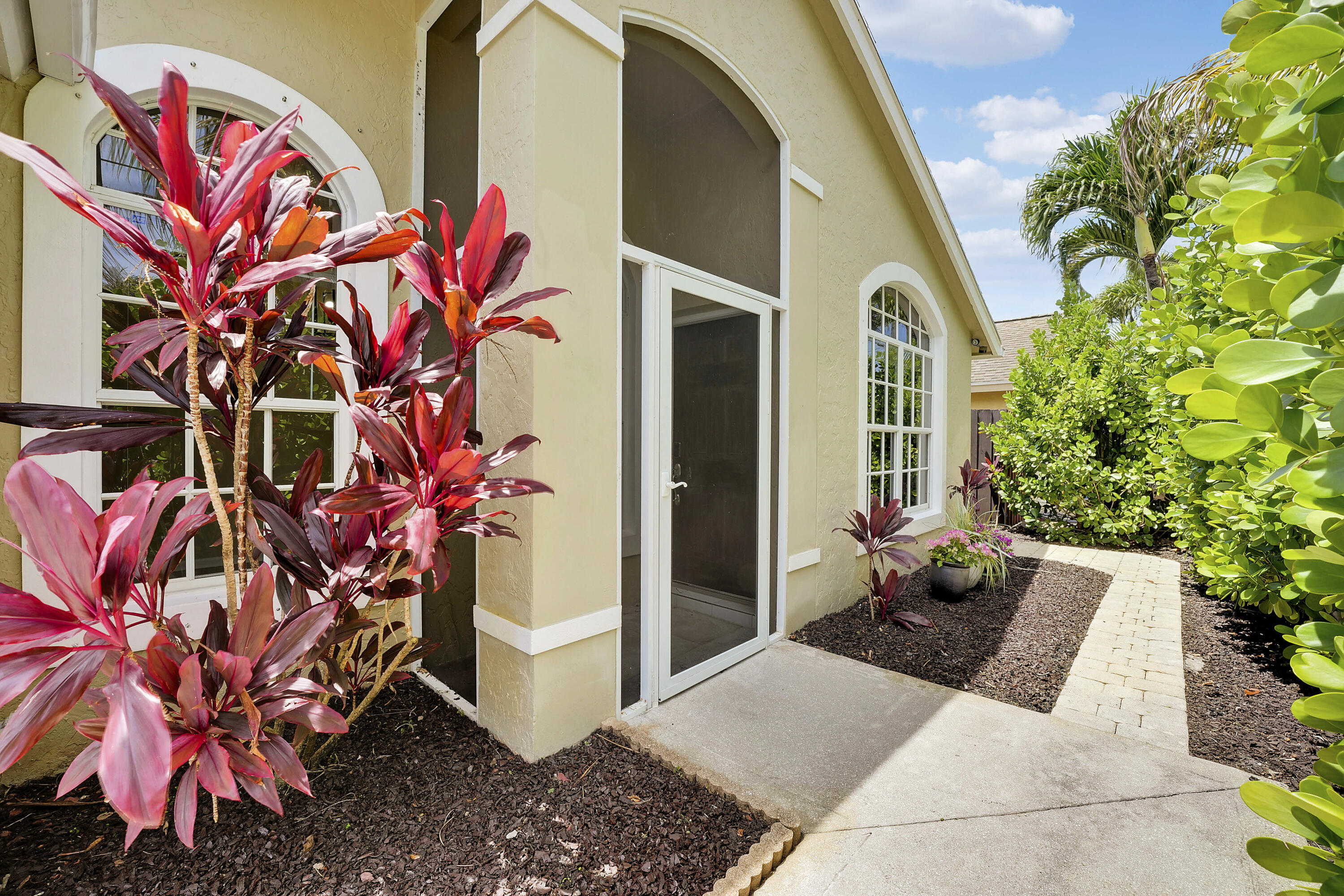 NORTH PALM BEACH HEIGHTS - Residential