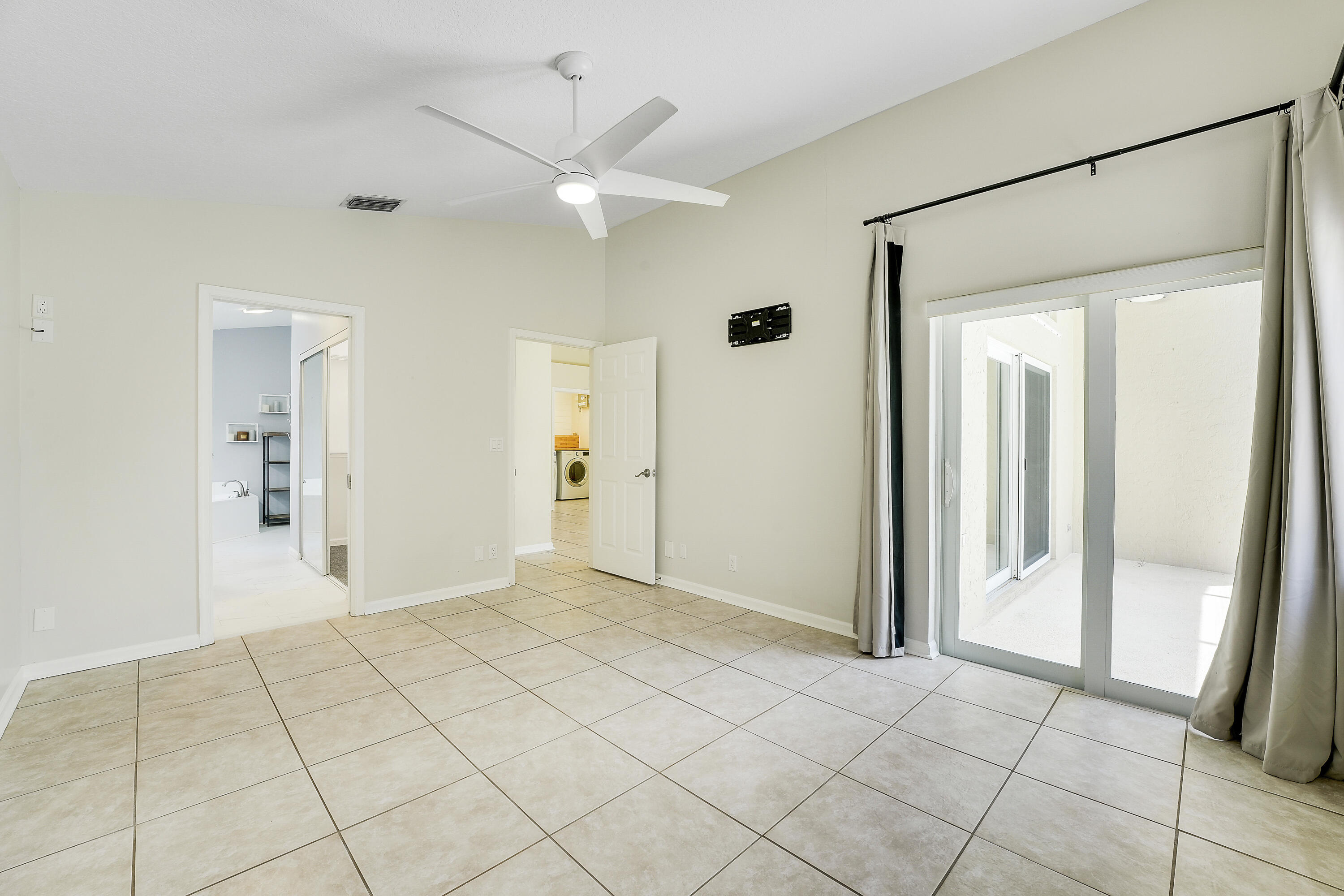 NORTH PALM BEACH HEIGHTS - Residential