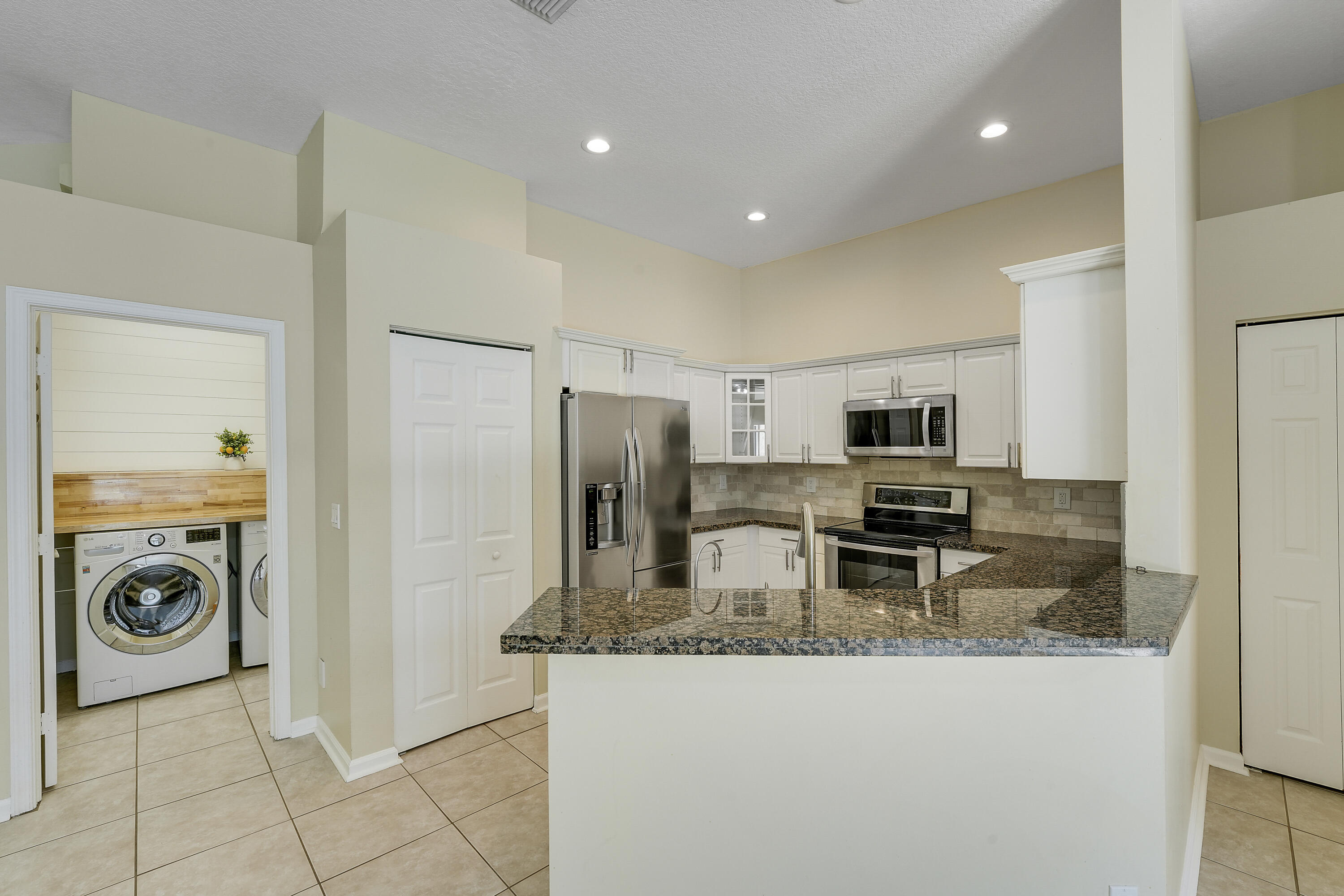 NORTH PALM BEACH HEIGHTS - Residential