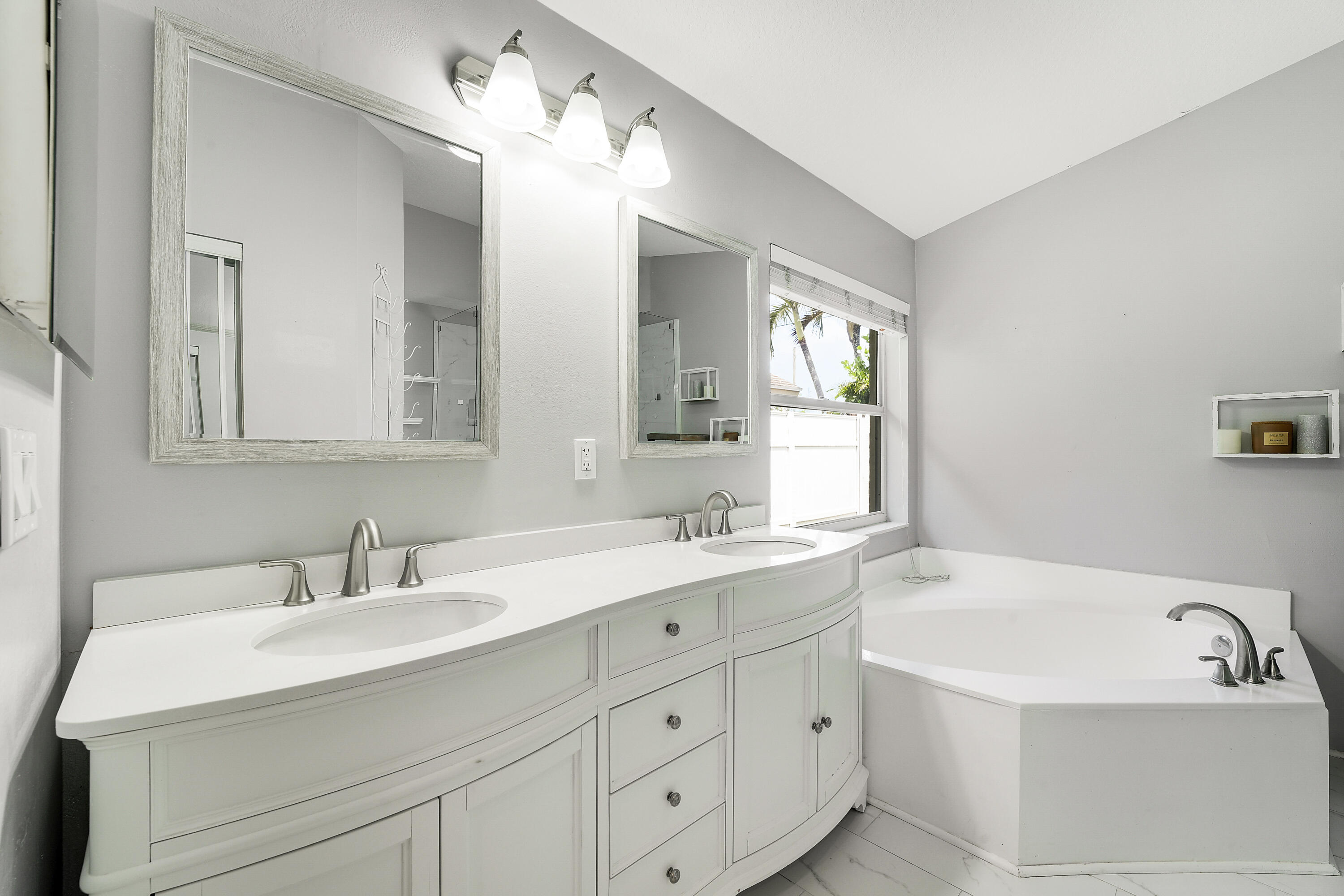 NORTH PALM BEACH HEIGHTS - Residential