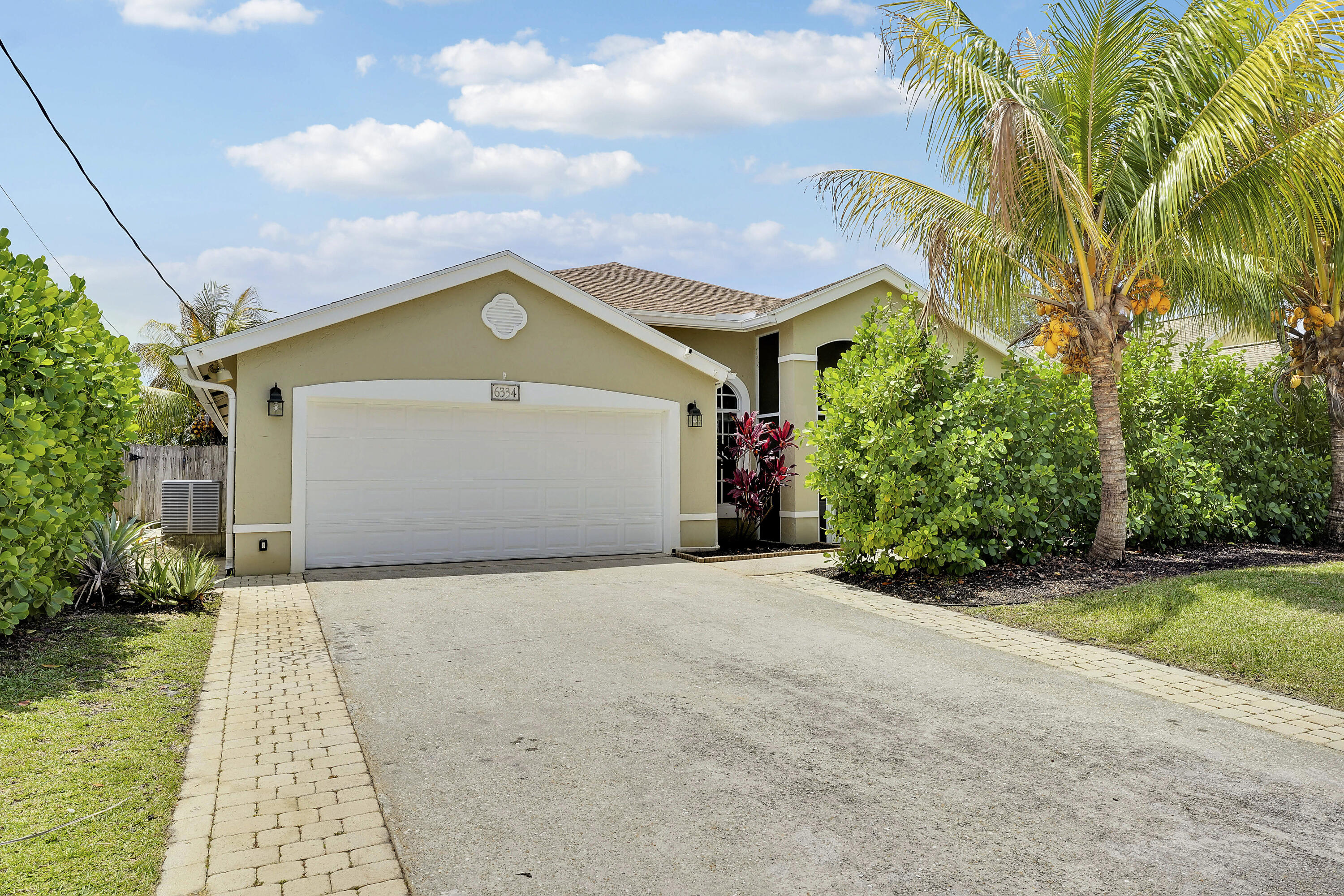 NORTH PALM BEACH HEIGHTS - Residential