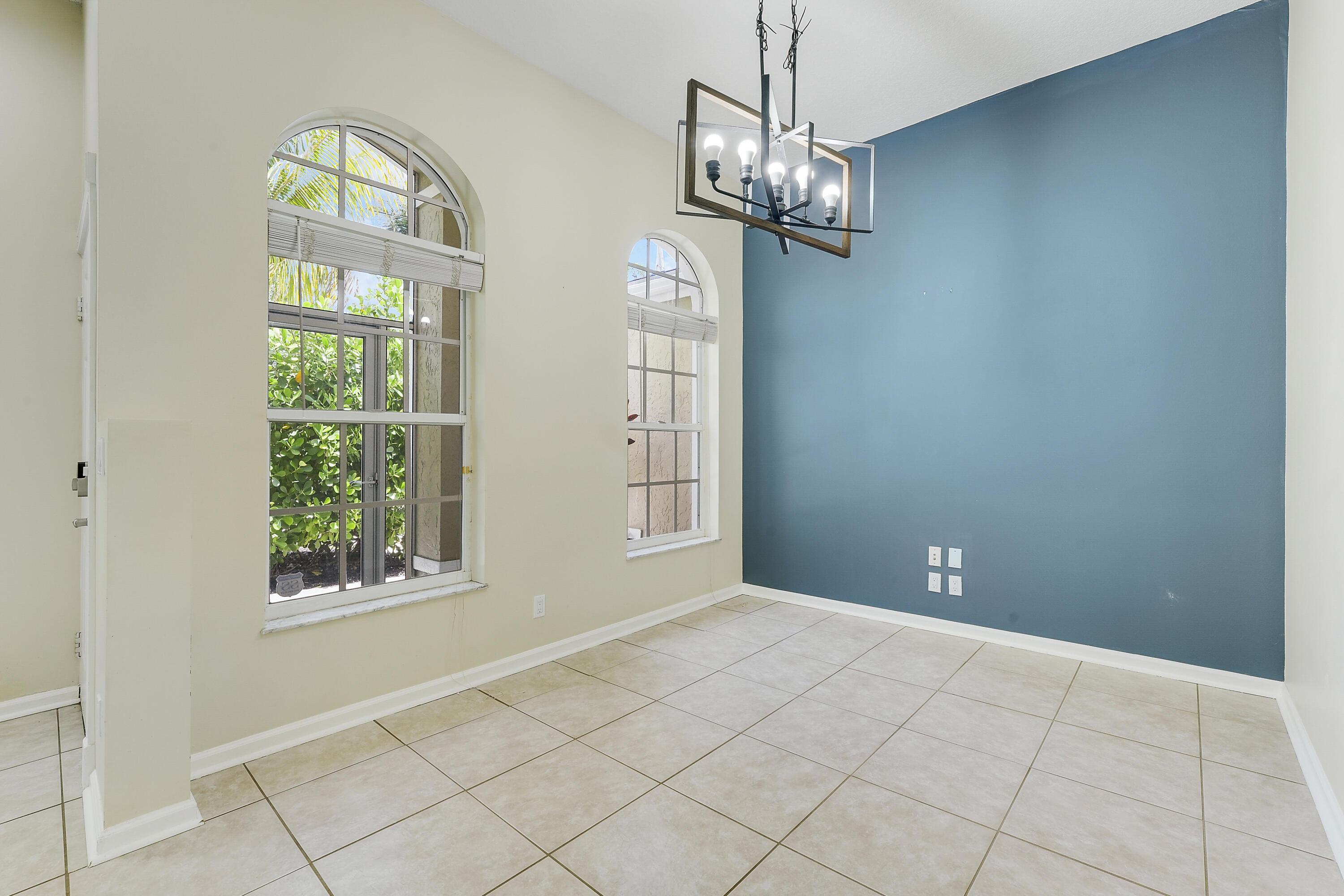 NORTH PALM BEACH HEIGHTS - Residential
