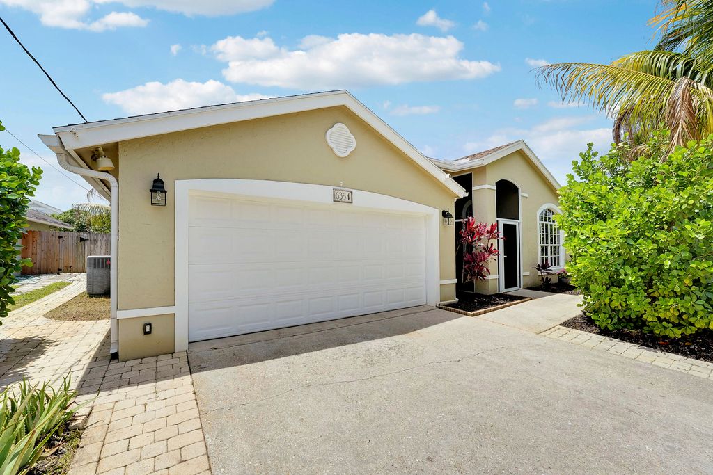 Photo of 6334 Barbara Street, Jupiter, FL 33458 (MLS # B26020213)