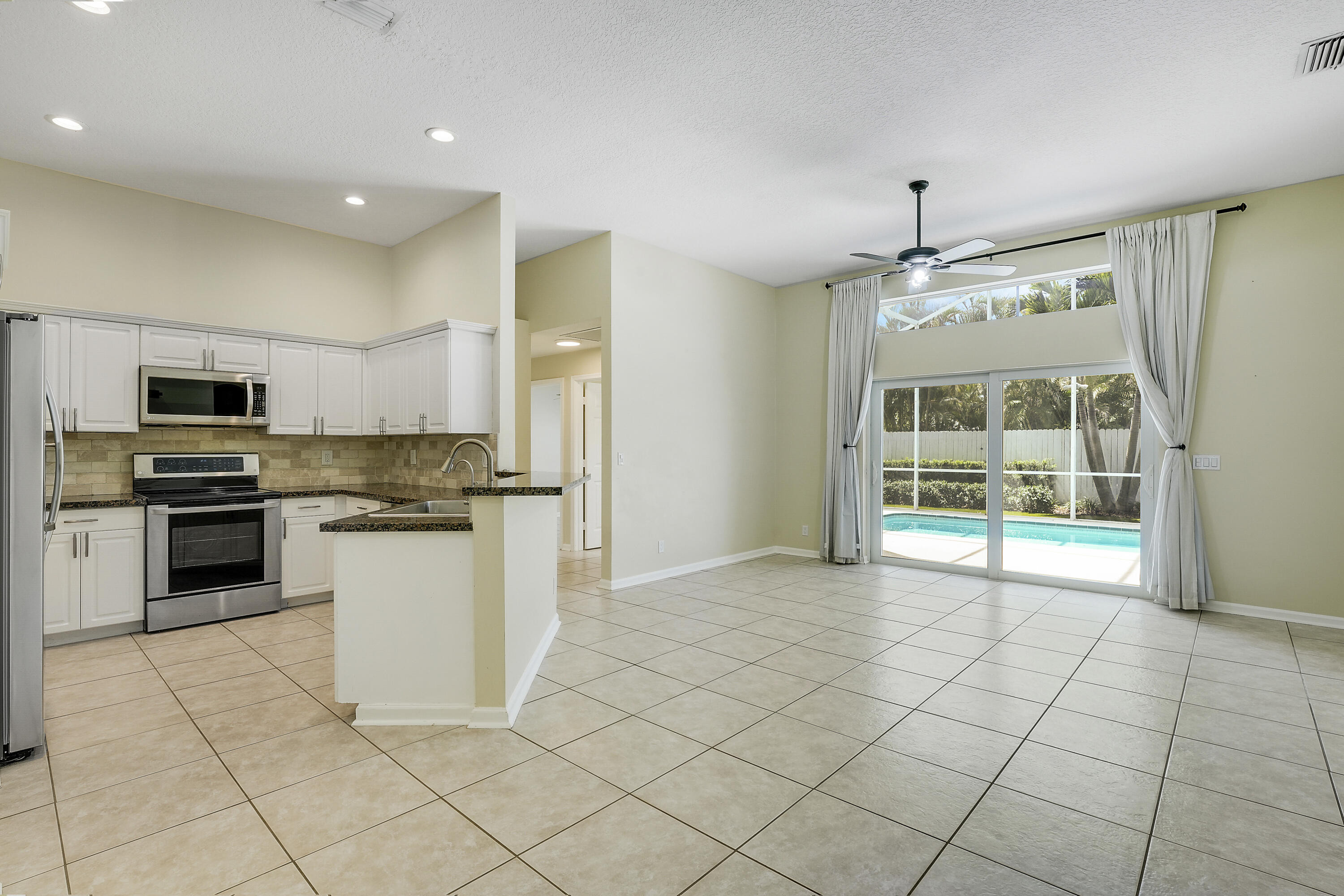 NORTH PALM BEACH HEIGHTS - Residential