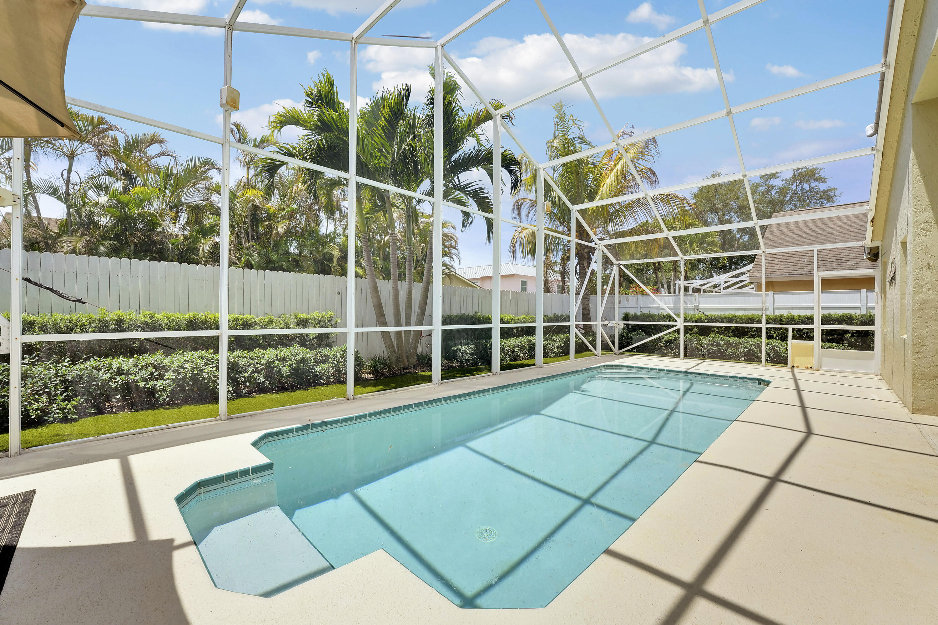 NORTH PALM BEACH HEIGHTS - Residential