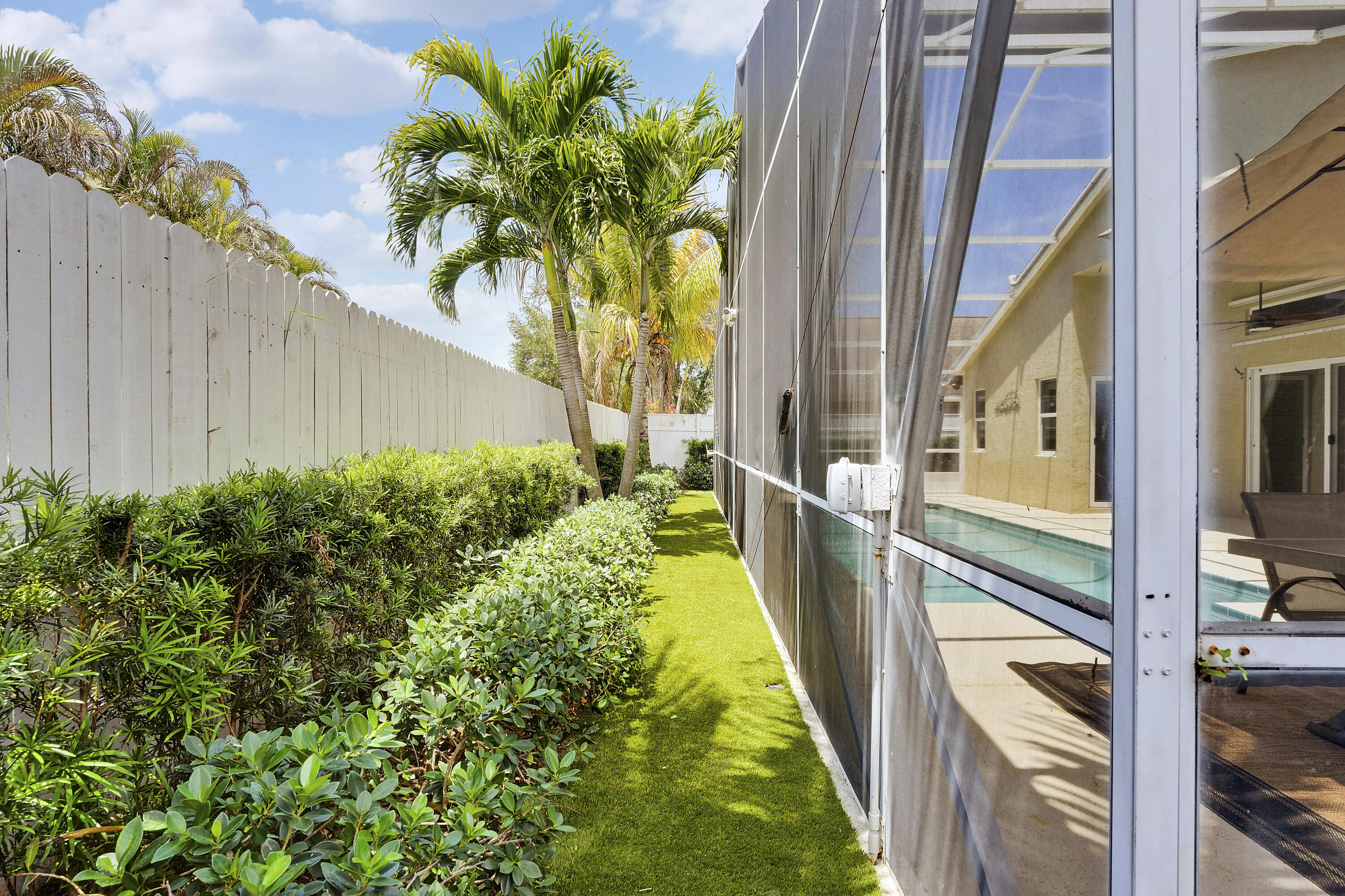 NORTH PALM BEACH HEIGHTS - Residential
