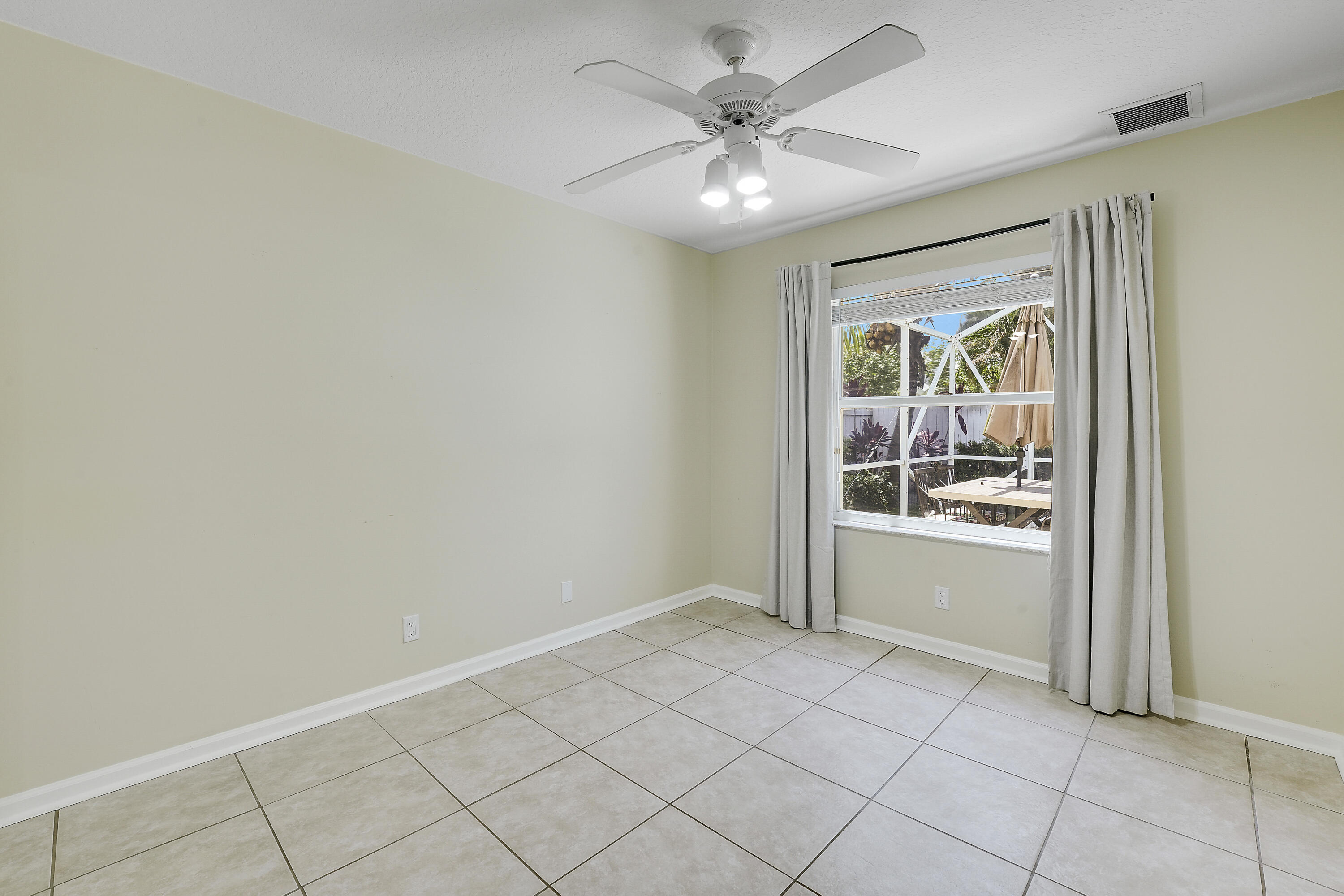 NORTH PALM BEACH HEIGHTS - Residential