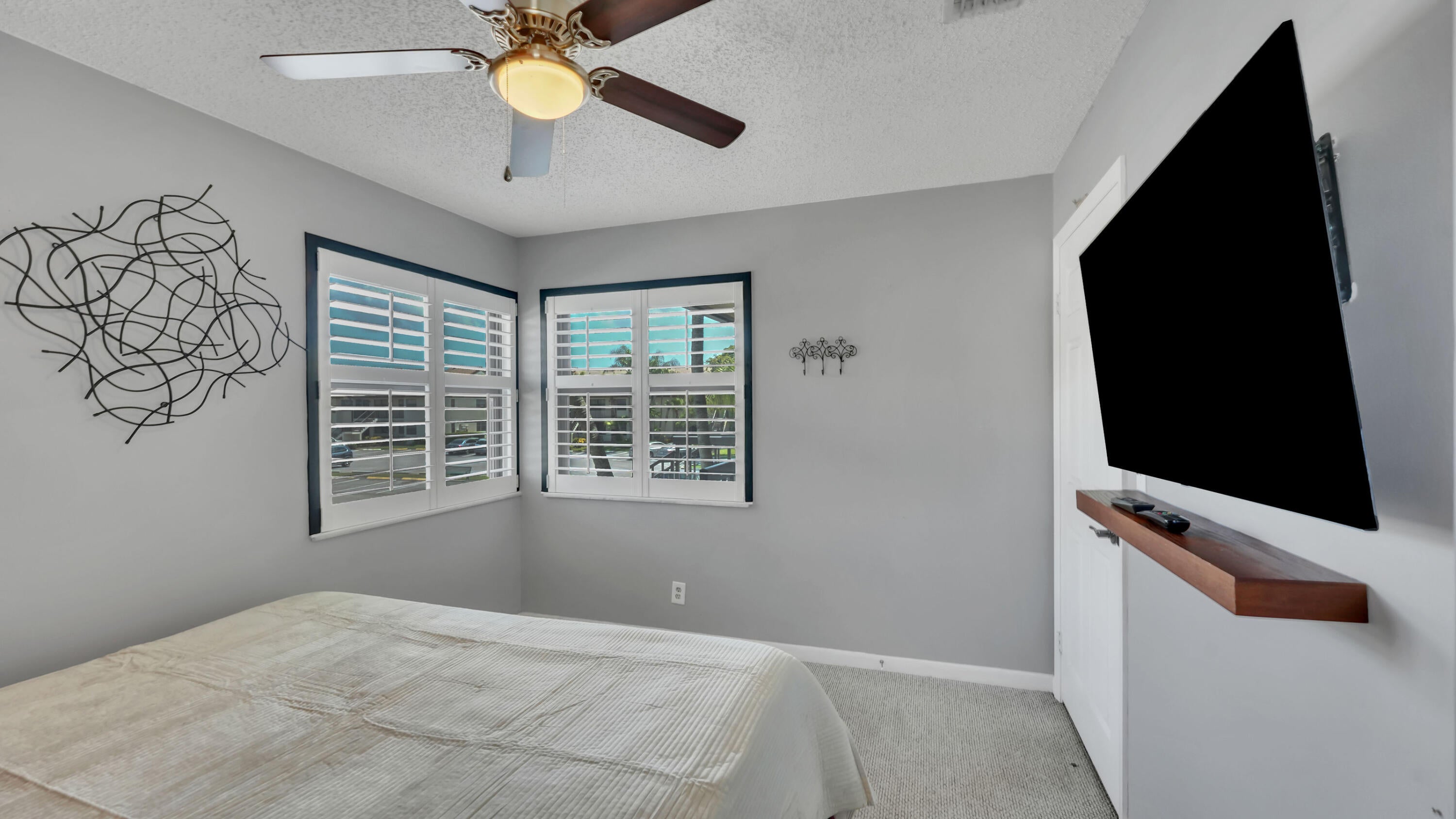 7618 Tahiti Lane 206