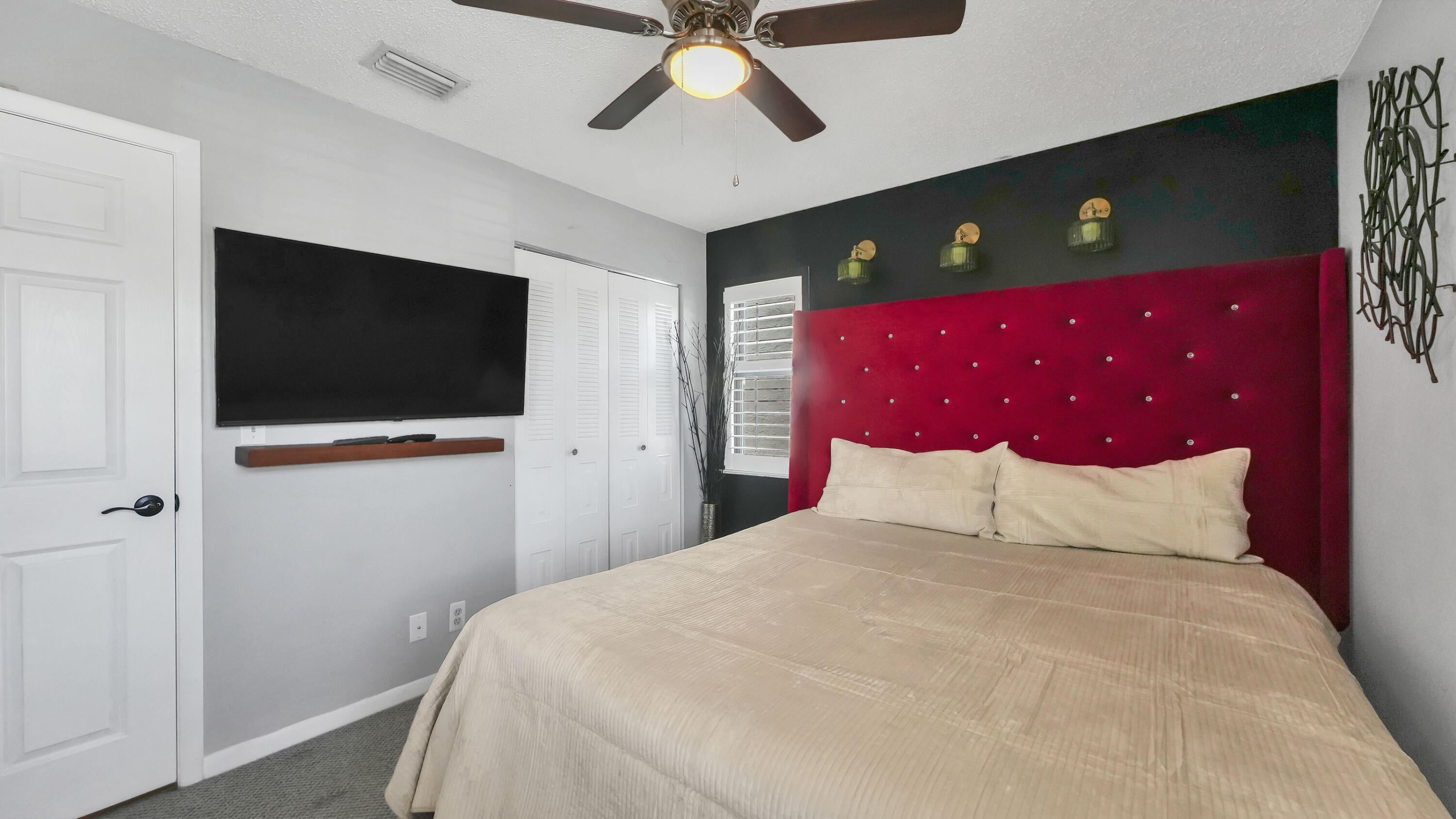 7618 Tahiti Lane 206