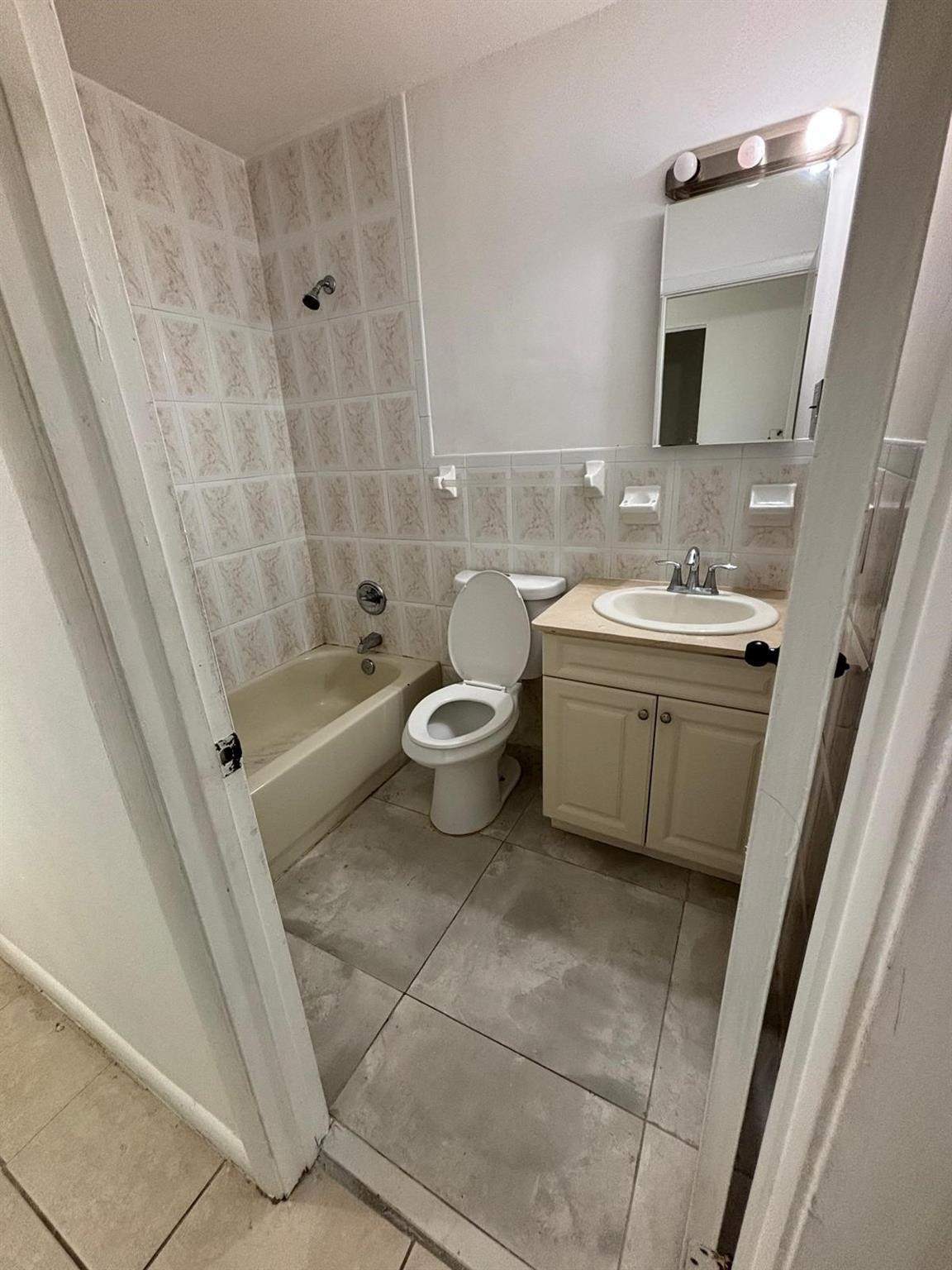 HABITAT II CONDO - Residential Lease