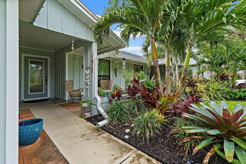 Photo of 12787 SE Pinehurst Court, Hobe Sound, FL 33455 (MLS # R11122060)