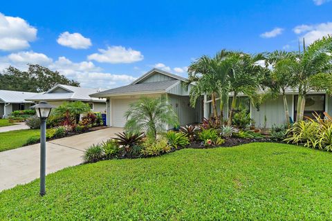 Photo of 12787 SE Pinehurst Court, Hobe Sound, FL 33455 (MLS # R11122060)