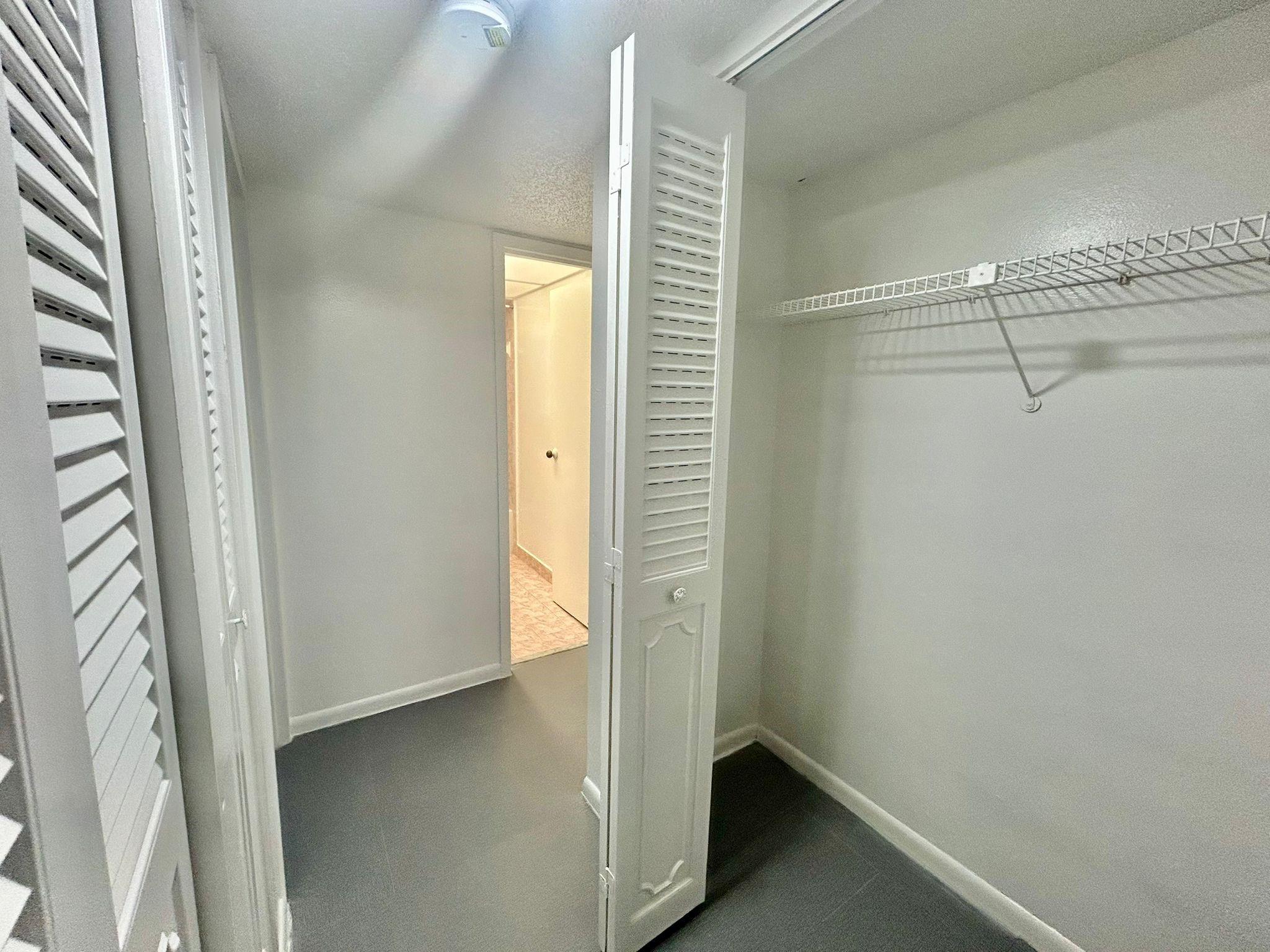 SOMERSET AT LAUDERDALE LA - Residential