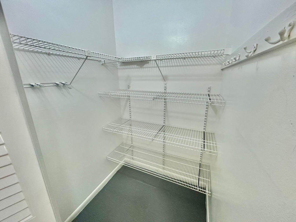 SOMERSET AT LAUDERDALE LA - Residential