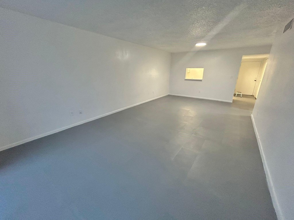 SOMERSET AT LAUDERDALE LA - Residential