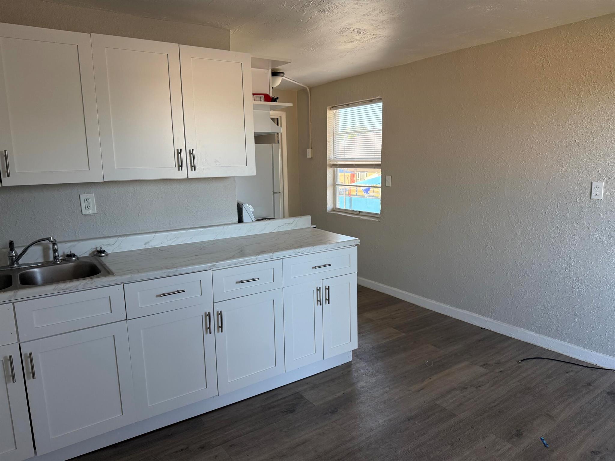 656 SW Avenue C 1 Place 9