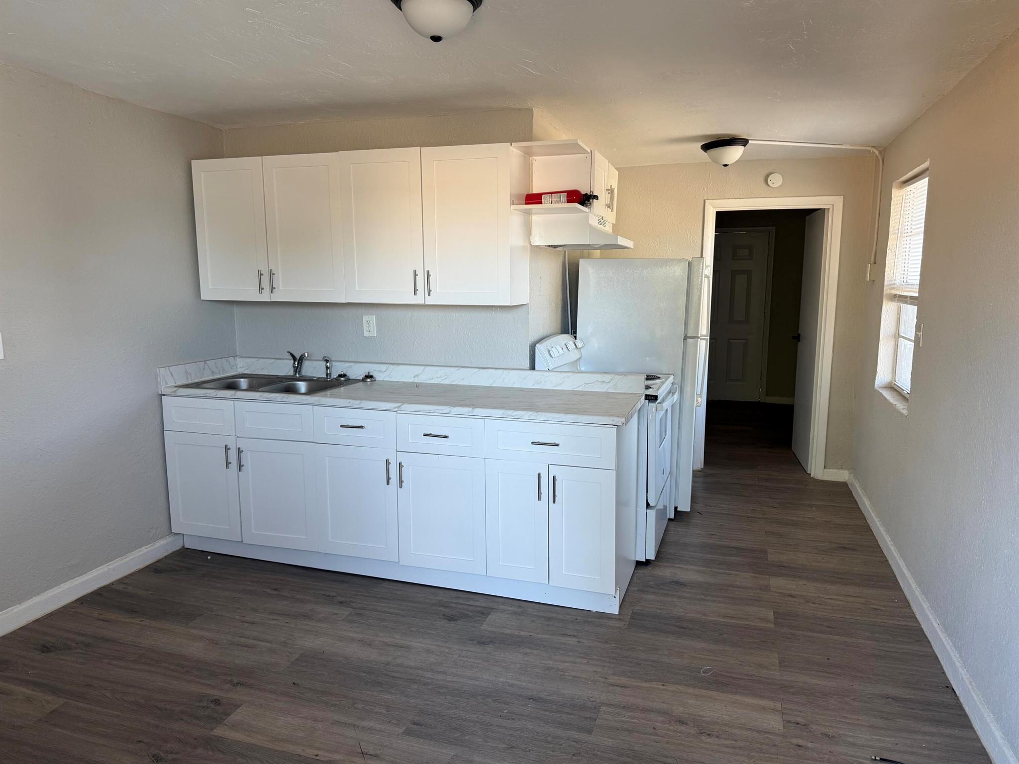656 SW Avenue C 1 Place 9