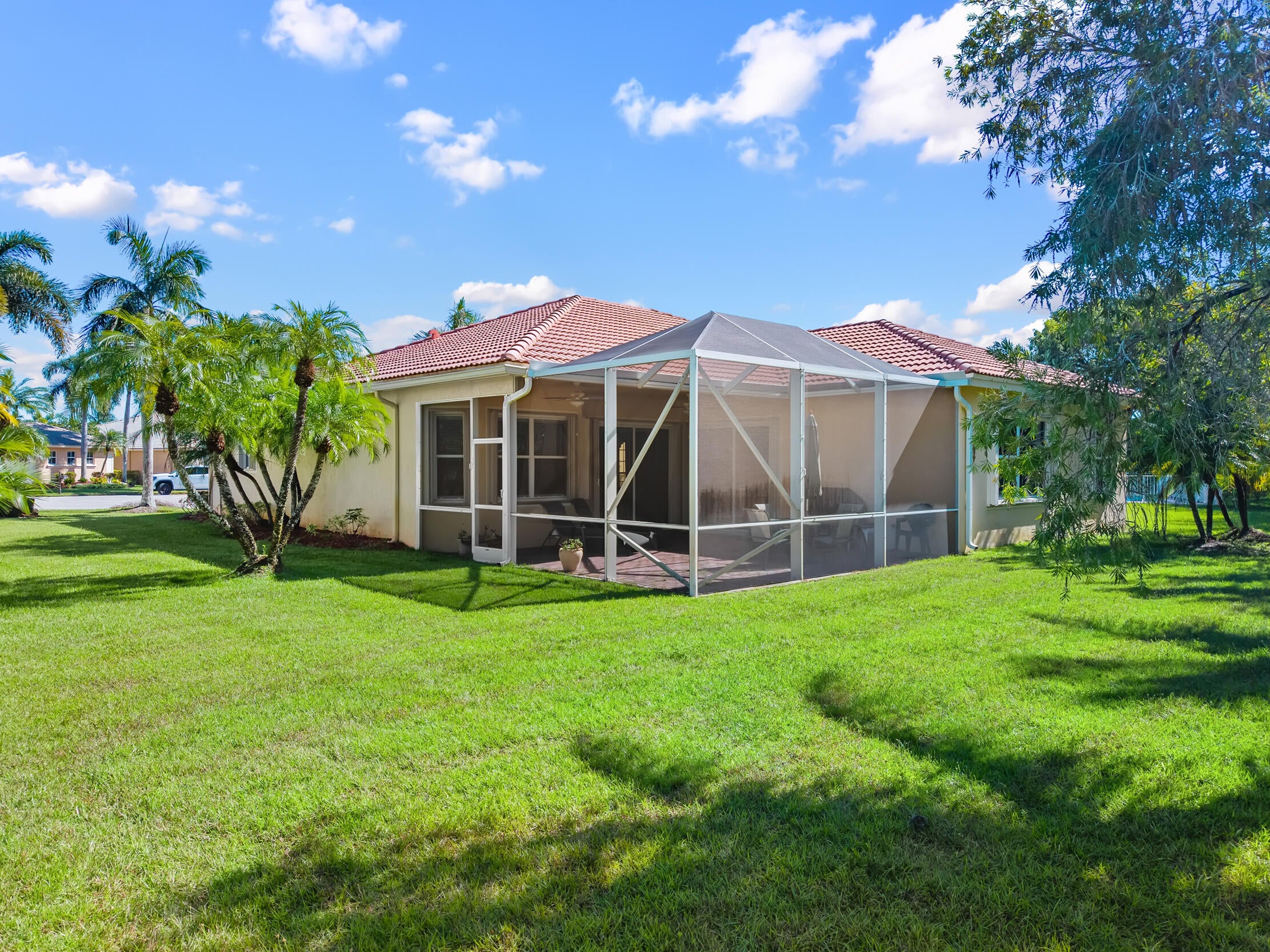 9566 LANTERN BAY Circle