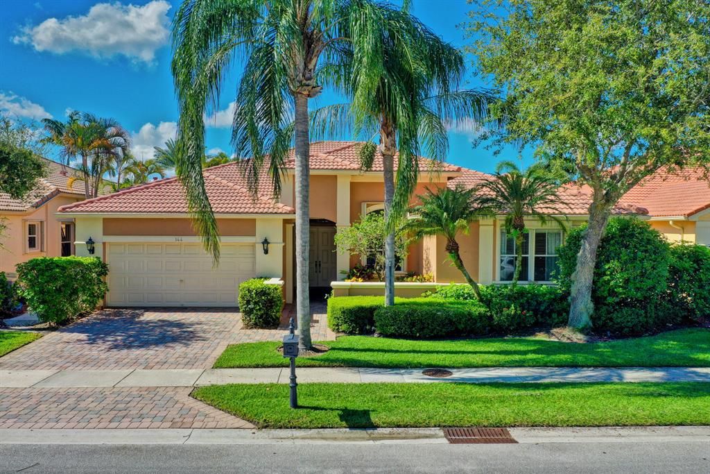 Photo of 144 Sedona Way, Palm Beach Gardens, FL 33418 (MLS # R10889105)