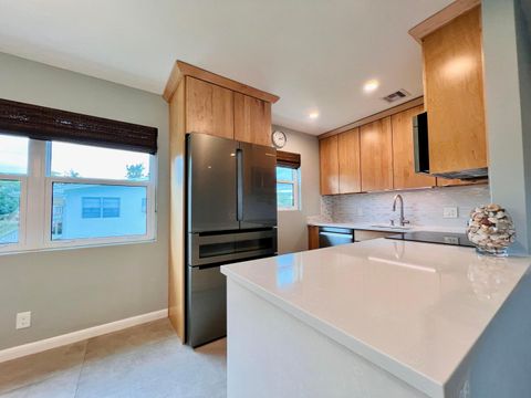 105 Camden E West Palm Beach FL 33417