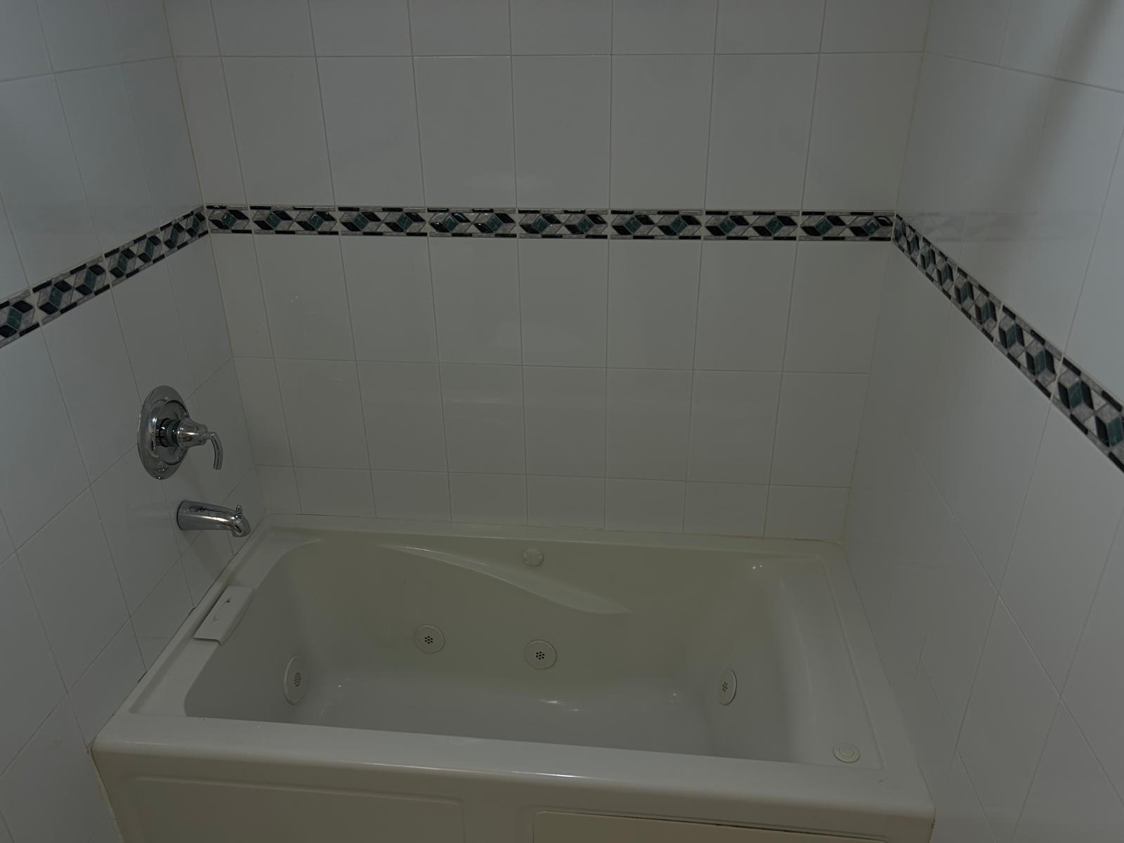 MCARTHUR PARK MISTY LK CO - Residential Lease