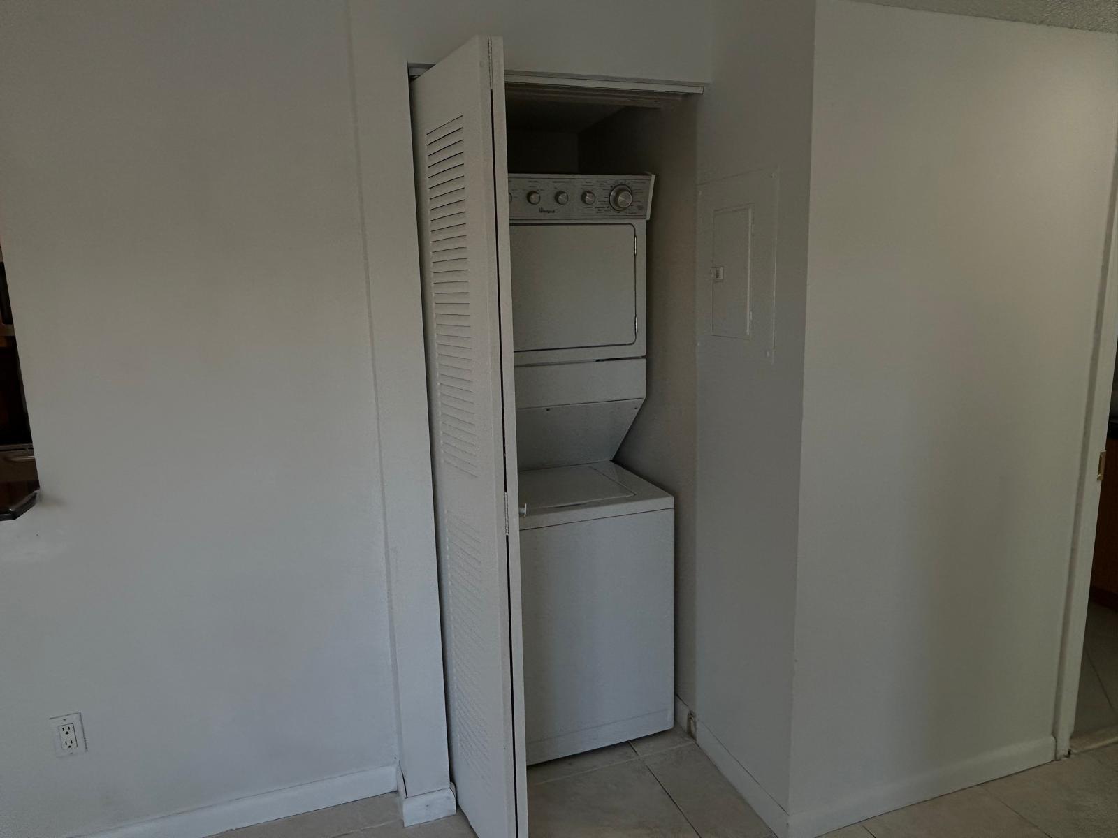 MCARTHUR PARK MISTY LK CO - Residential Lease