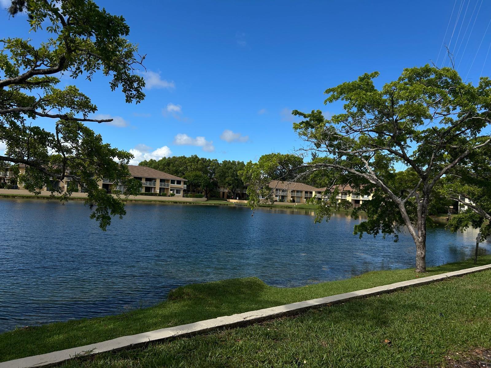 MCARTHUR PARK MISTY LK CO - Residential Lease