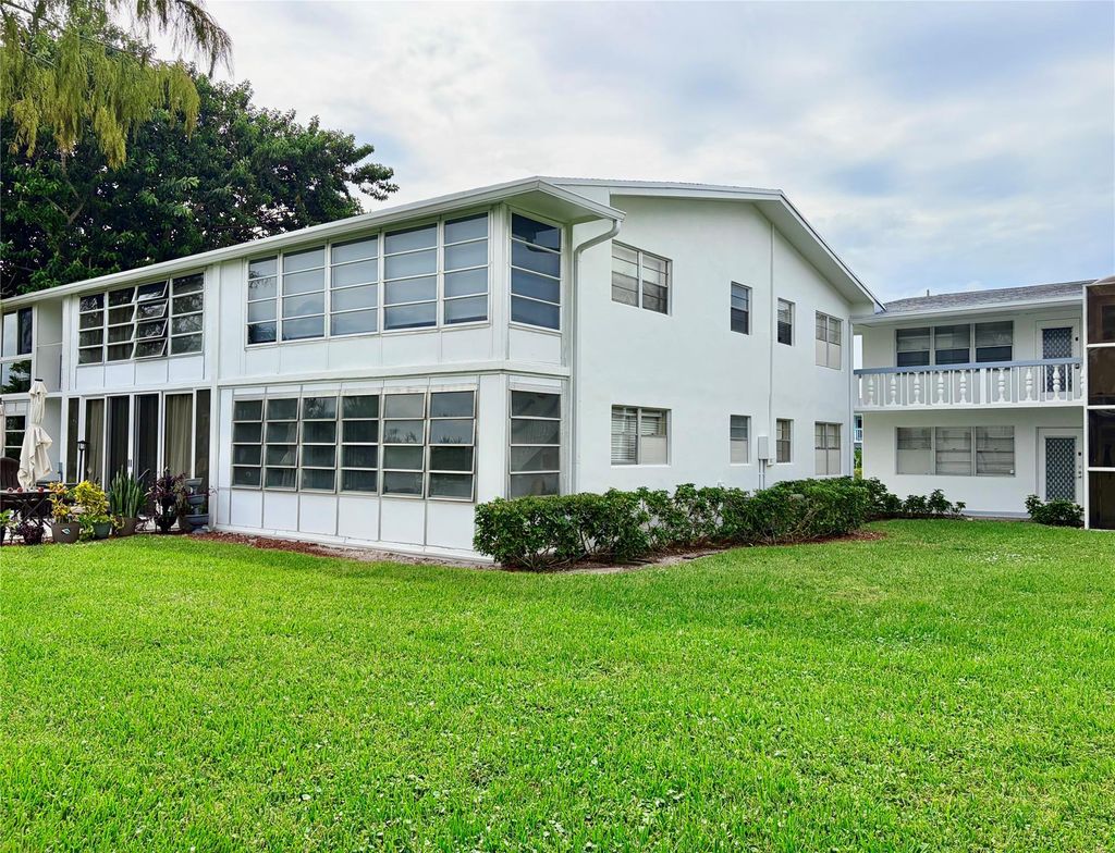 Photo of 69 Harwood H #69, Deerfield Beach, FL 33442 (MLS # F10534941)