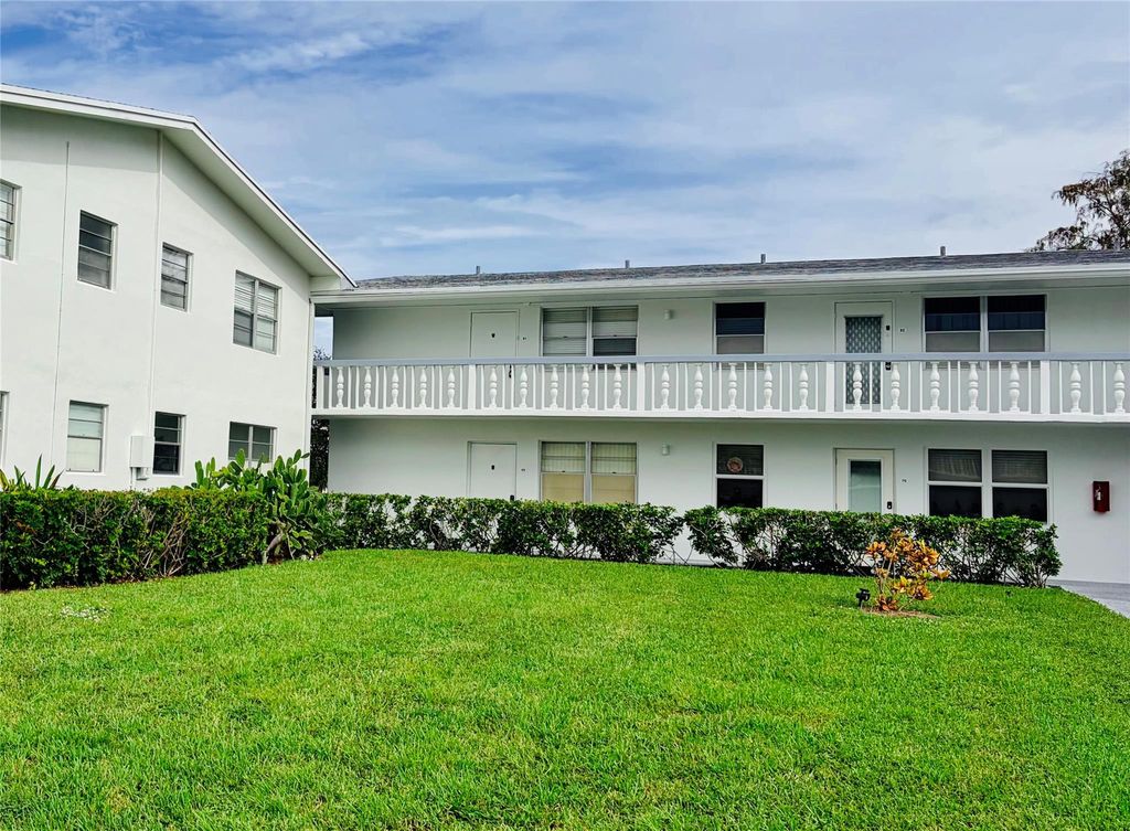 Photo of 69 Harwood H #69, Deerfield Beach, FL 33442 (MLS # F10534941)