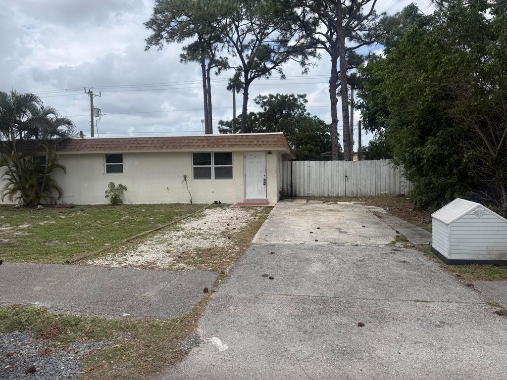 Photo of 4857 Weymouth Street, Greenacres, FL 33463 (MLS # B26009907)