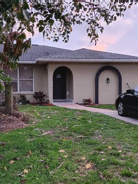 516 SE 4th Ter Unit B, Cape Coral, FL MLS: F10492698