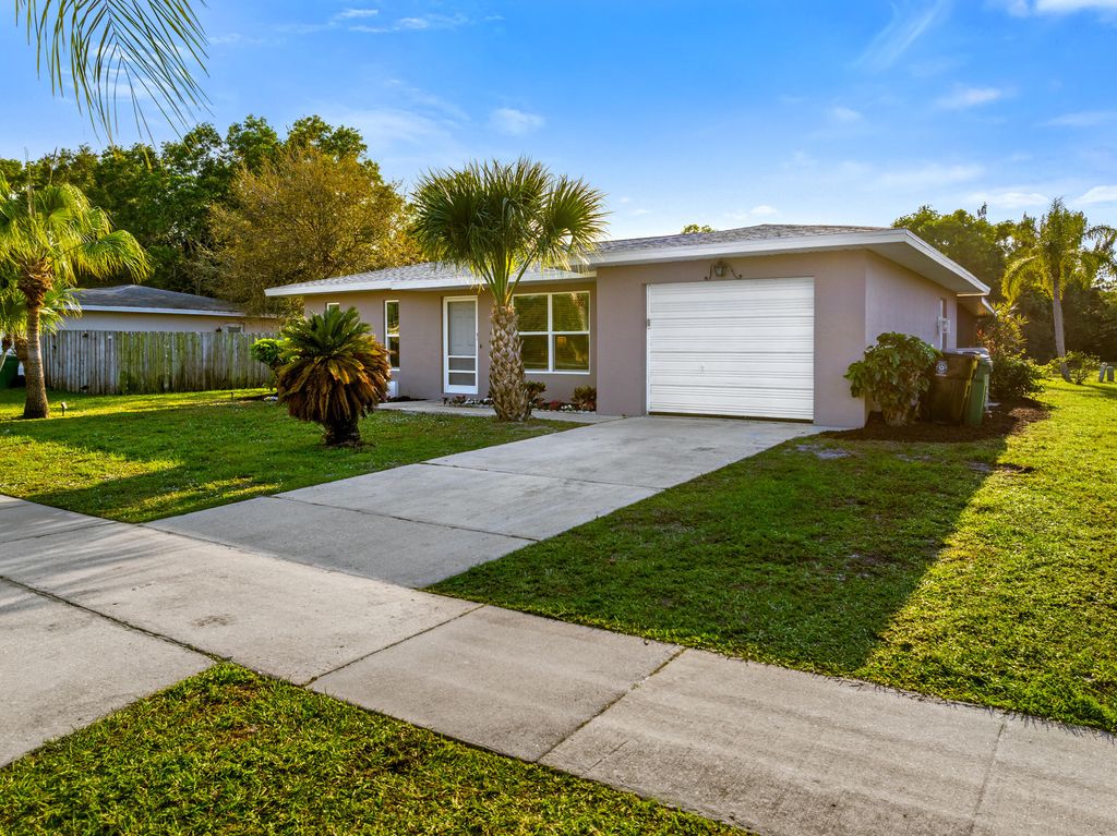 Photo of 358 NE Floresta Drive, Port Saint Lucie, FL 34983 (MLS # R11067439)